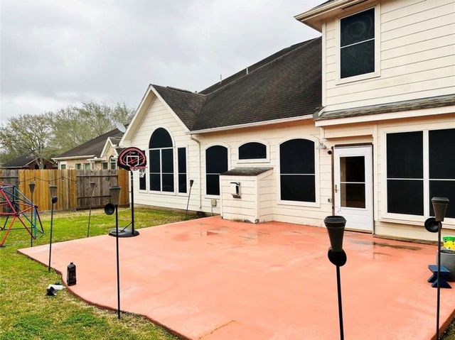 9539 Still Cove Lane, Houston, TX 77089