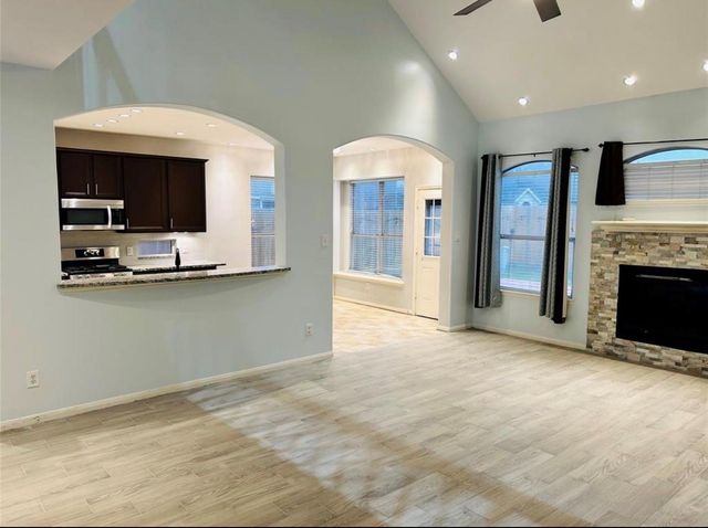 9539 Still Cove Lane, Houston, TX 77089