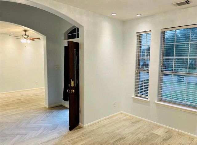 9539 Still Cove Lane, Houston, TX 77089