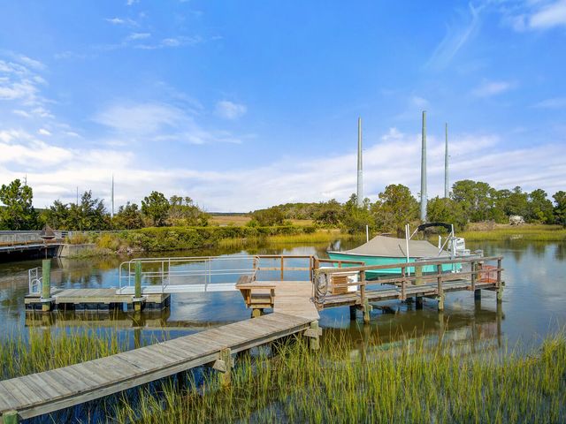 3015 Creek Cottage Lane, Johns Island, SC 29455