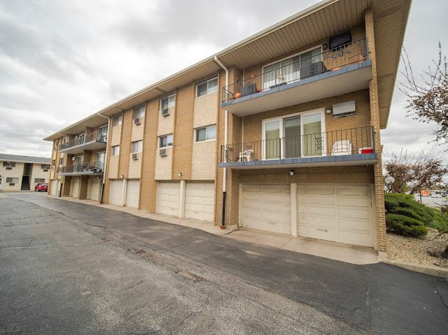 10109 S CICERO Avenue 302, Oak Lawn, IL 60453