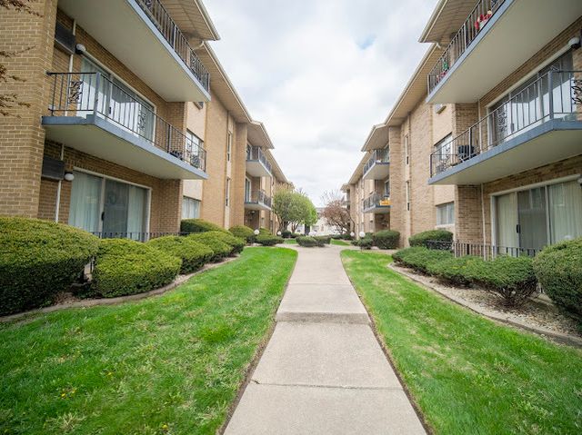 10109 S CICERO Avenue 302, Oak Lawn, IL 60453
