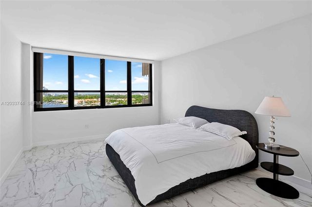 2 Grove Isle Dr B1210, Miami, FL 33133