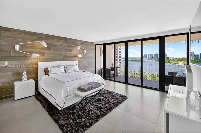2 Grove Isle Dr B1210, Miami, FL 33133