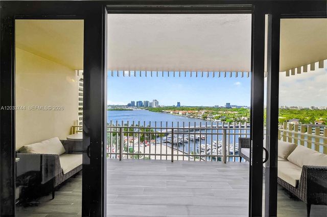 2 Grove Isle Dr B1210, Miami, FL 33133