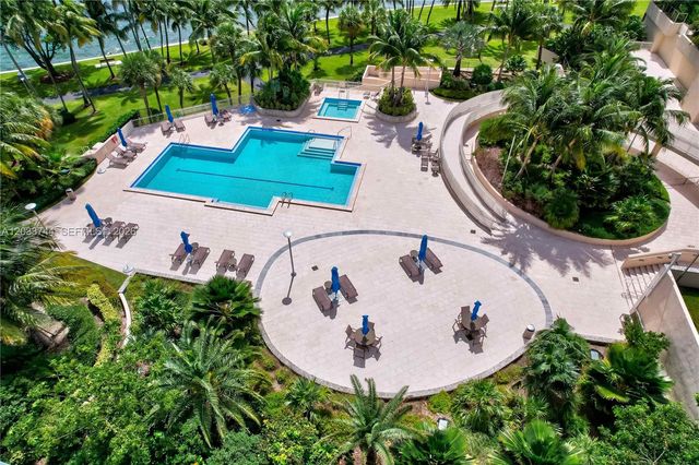 2 Grove Isle Dr B1210, Miami, FL 33133