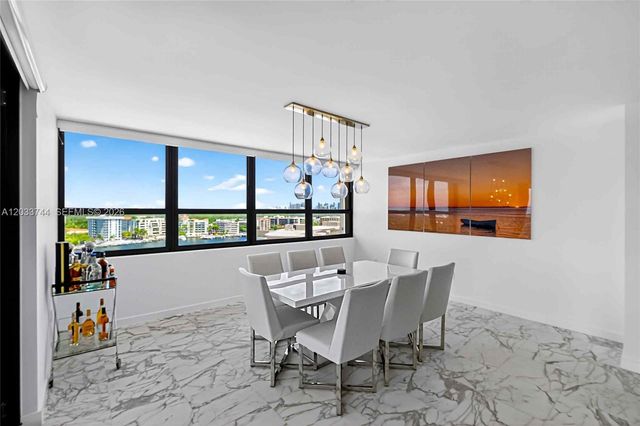 2 Grove Isle Dr B1210, Miami, FL 33133