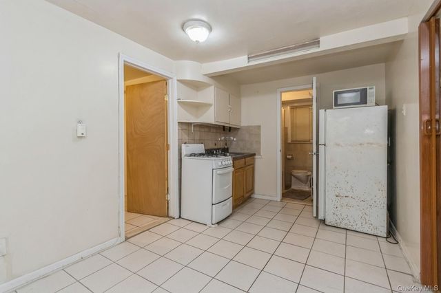 4121 Grace Avenue, Bronx, NY 10466