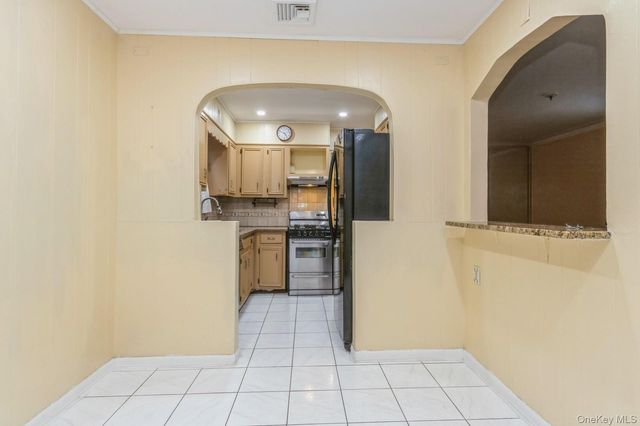 4121 Grace Avenue, Bronx, NY 10466