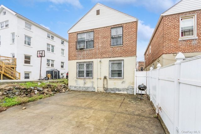 4121 Grace Avenue, Bronx, NY 10466