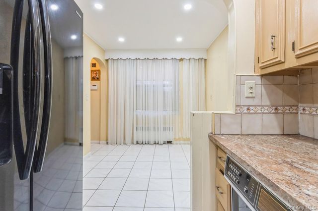 4121 Grace Avenue, Bronx, NY 10466