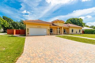 2206 Avilla Avenue, Vero Beach, FL 32960