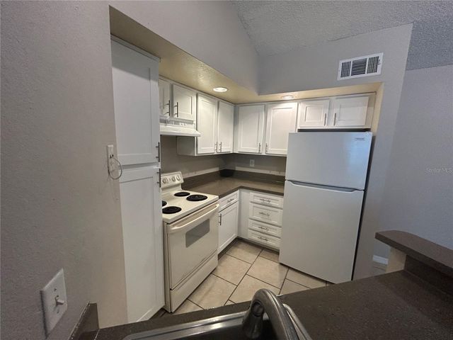 4512 COMMANDER DRIVE 1735, Orlando, FL 32822