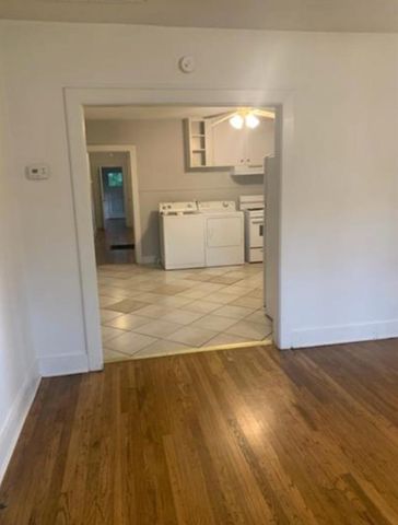 1913 W 38th ST B, Austin, TX 78731