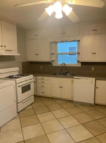 1913 W 38th ST B, Austin, TX 78731