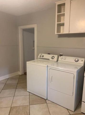 1913 W 38th ST B, Austin, TX 78731