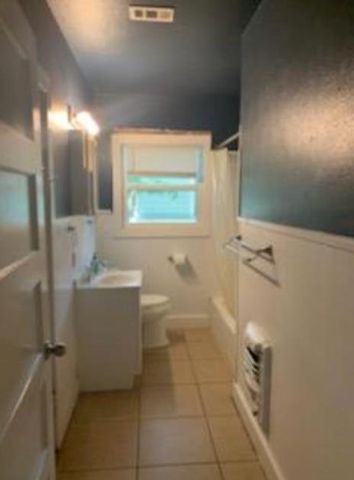 1913 W 38th ST B, Austin, TX 78731