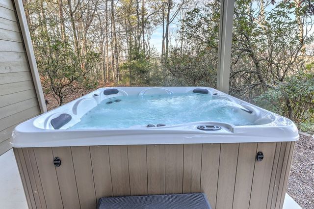 1492 Mcelroy Mountain Drive, Jasper, GA 30143