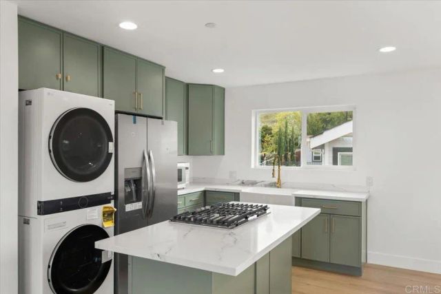 785 Lemon Avenue, Vista, CA 92084