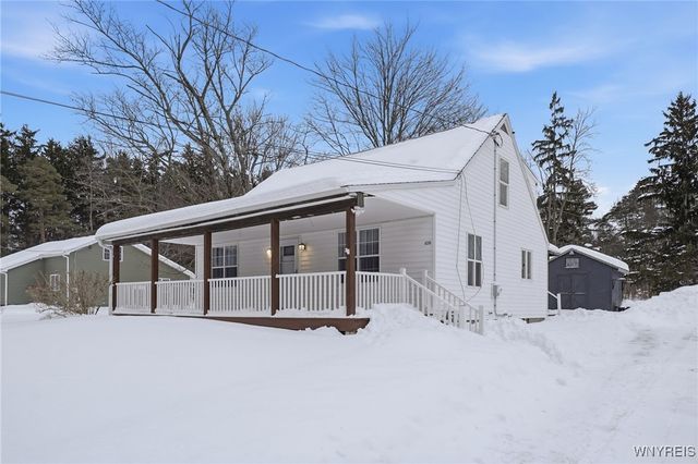 6235 Seufert Road, Orchard Park, NY 14127