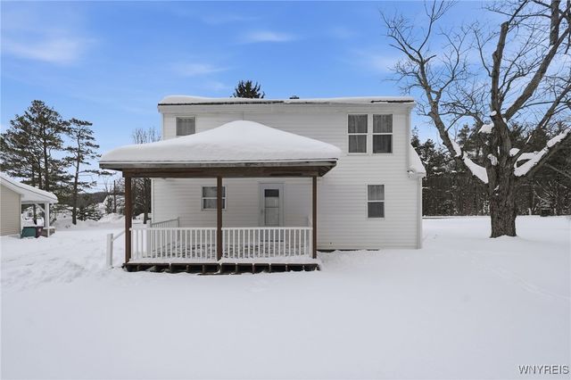 6235 Seufert Road, Orchard Park, NY 14127