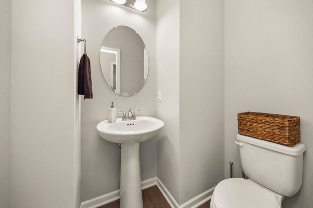 640 Whirlaway Dr, Burns, TN 37029