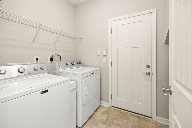 640 Whirlaway Dr, Burns, TN 37029