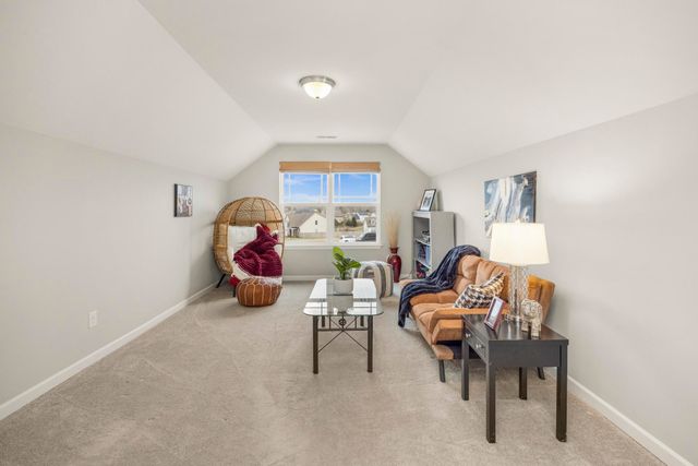 640 Whirlaway Dr, Burns, TN 37029