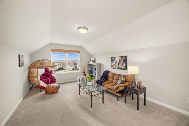 640 Whirlaway Dr, Burns, TN 37029