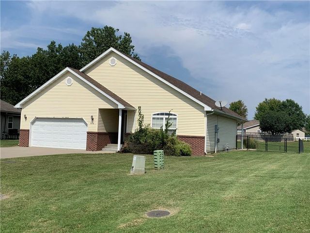 512 Brooklyn Court, Frontenac, KS 66763