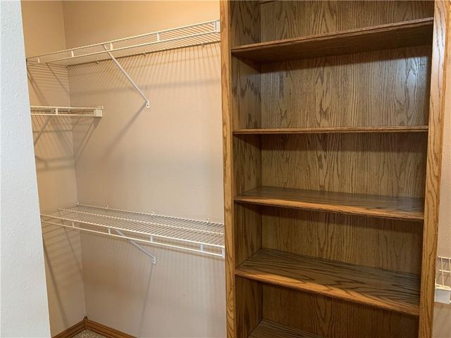 512 Brooklyn Court, Frontenac, KS 66763