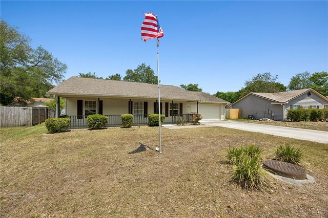 107 Boxwood Court, Kingsland, GA 31548