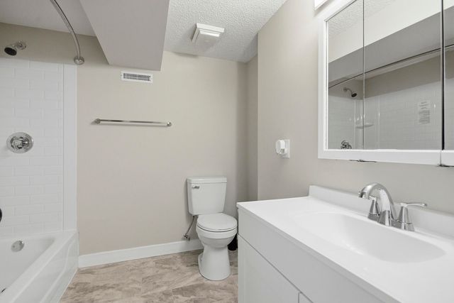 4550 E LANG DR, Columbia, MO 65202