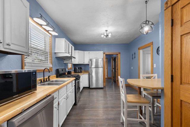 219 W 16TH AVENUE, Oshkosh, WI 54902