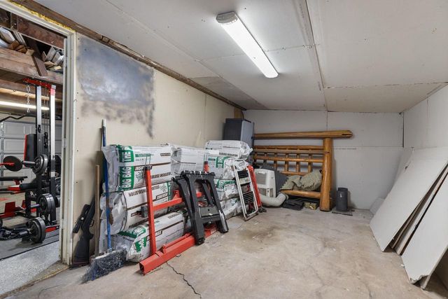 219 W 16TH AVENUE, Oshkosh, WI 54902