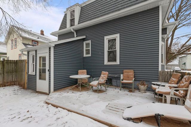 219 W 16TH AVENUE, Oshkosh, WI 54902