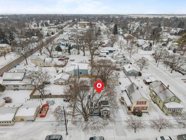 219 W 16TH AVENUE, Oshkosh, WI 54902