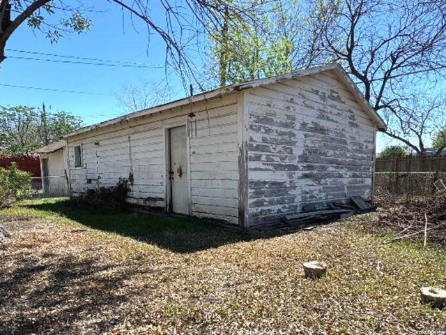 722 John Adams, San Antonio, TX 78228