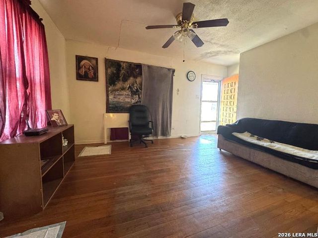 722 John Adams, San Antonio, TX 78228