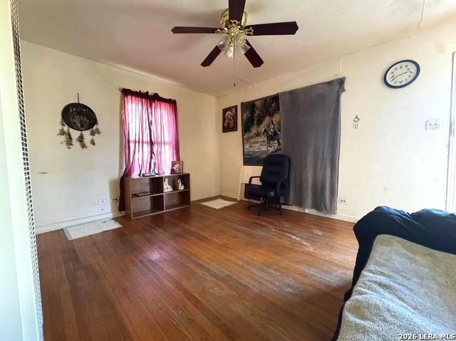 722 John Adams, San Antonio, TX 78228