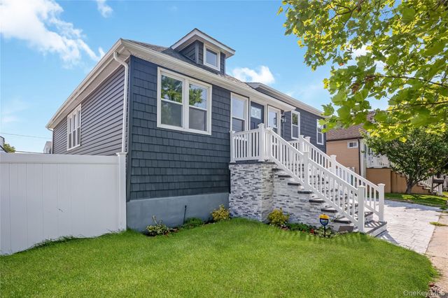 1043 Delaware Avenue, Island Park, NY 11558