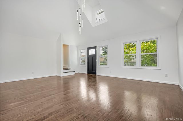 1043 Delaware Avenue, Island Park, NY 11558