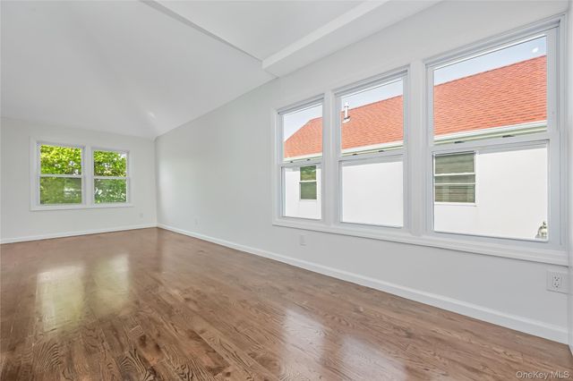 1043 Delaware Avenue, Island Park, NY 11558
