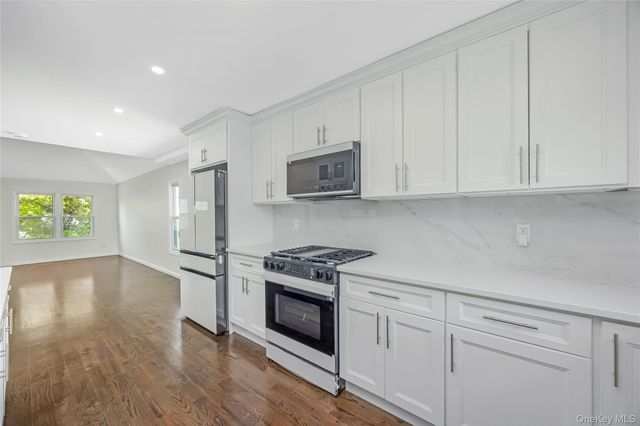 1043 Delaware Avenue, Island Park, NY 11558