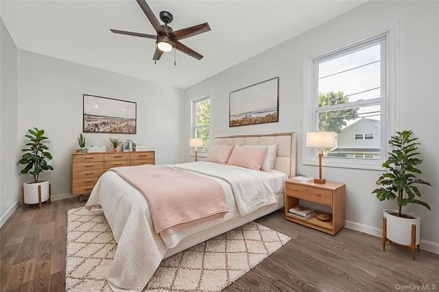 1043 Delaware Avenue, Island Park, NY 11558