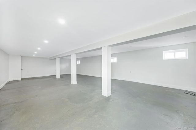 1043 Delaware Avenue, Island Park, NY 11558