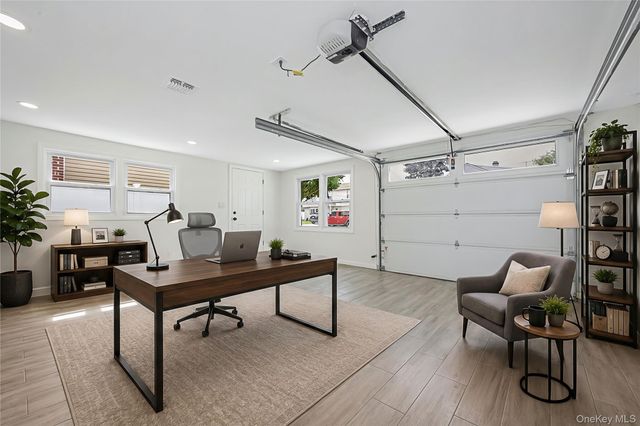 1043 Delaware Avenue, Island Park, NY 11558