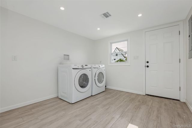 1043 Delaware Avenue, Island Park, NY 11558