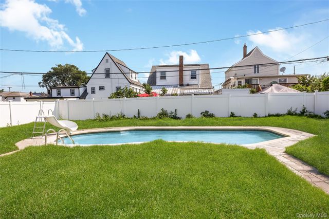 1043 Delaware Avenue, Island Park, NY 11558