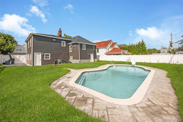 1043 Delaware Avenue, Island Park, NY 11558
